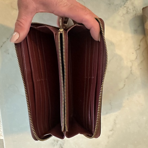 Red leather Coach wallet - Picture 2 of 3